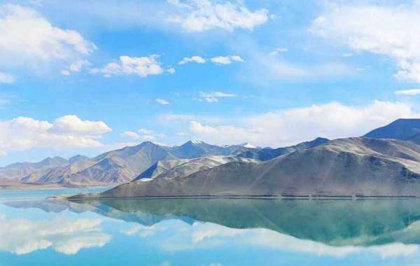 Gavin Lux will perform inside of remaining industry upon Friday